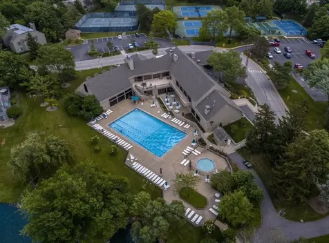 993 Longmeadow Court Lake Barrington IL 60010