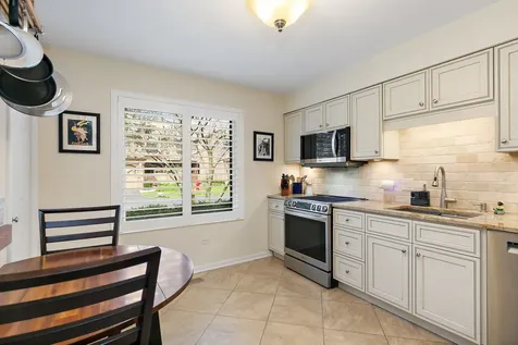 993 Longmeadow Court Lake Barrington IL 60010