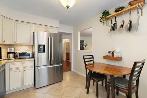 993 Longmeadow Court Lake Barrington IL 60010