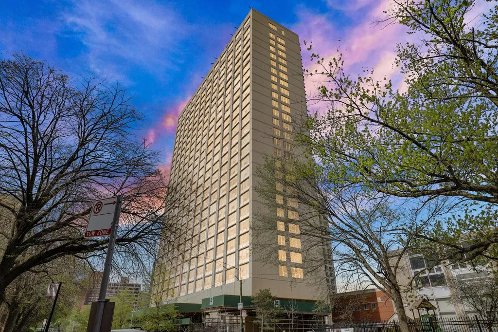 5201 South Cornell Avenue Chicago IL 60615