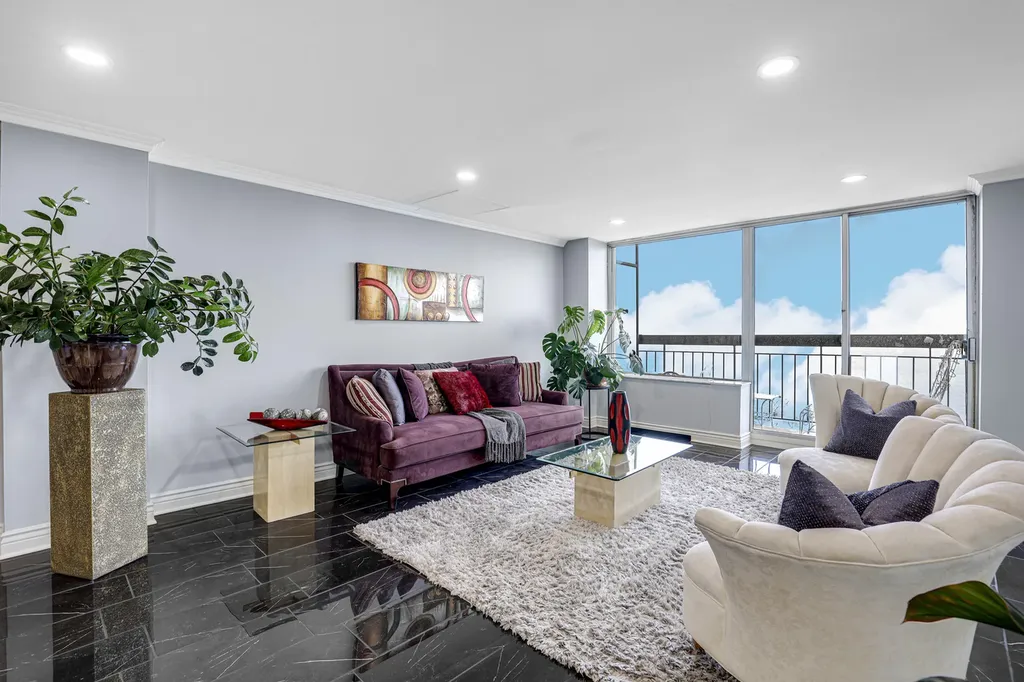 5201 South Cornell Avenue Chicago IL 60615
