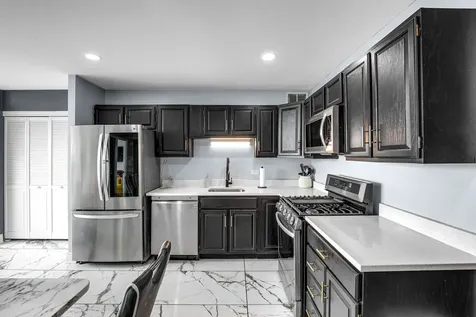 5201 South Cornell Avenue Chicago IL 60615