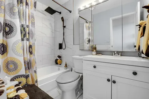5201 South Cornell Avenue Chicago IL 60615