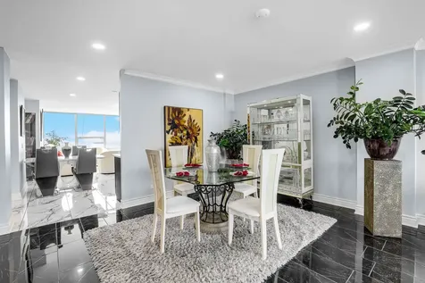 5201 South Cornell Avenue Chicago IL 60615