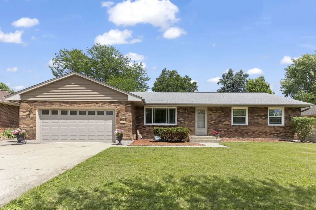 1606 Carlisle Lane Dekalb IL 60115