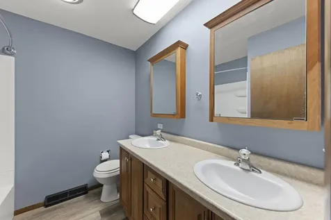 1606 Carlisle Lane Dekalb IL 60115