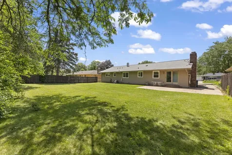1606 Carlisle Lane Dekalb IL 60115