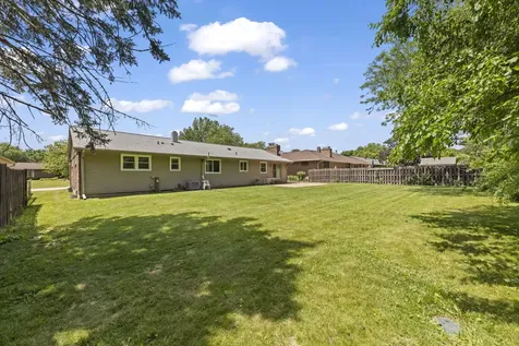 1606 Carlisle Lane Dekalb IL 60115
