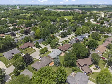 1606 Carlisle Lane Dekalb IL 60115