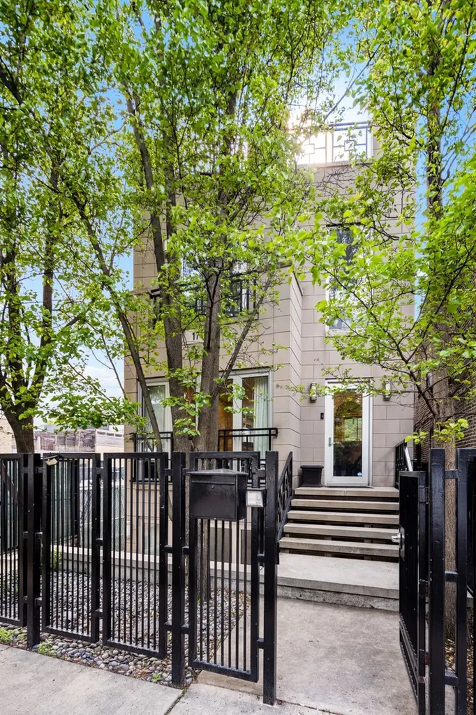 1740 North Wolcott Avenue Chicago IL 60622