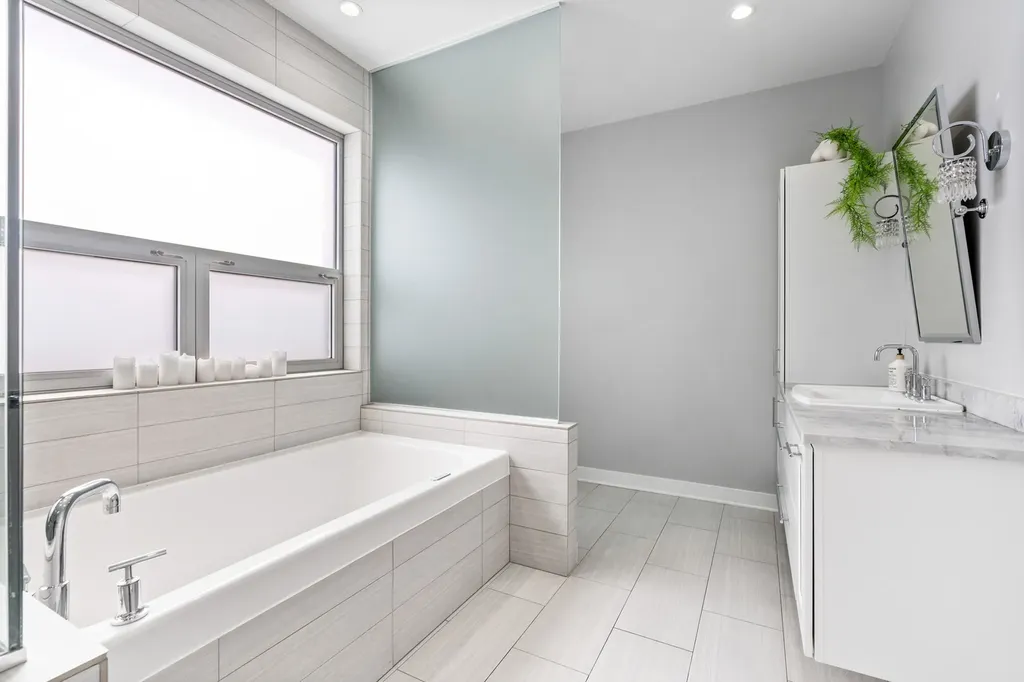 1740 North Wolcott Avenue Chicago IL 60622