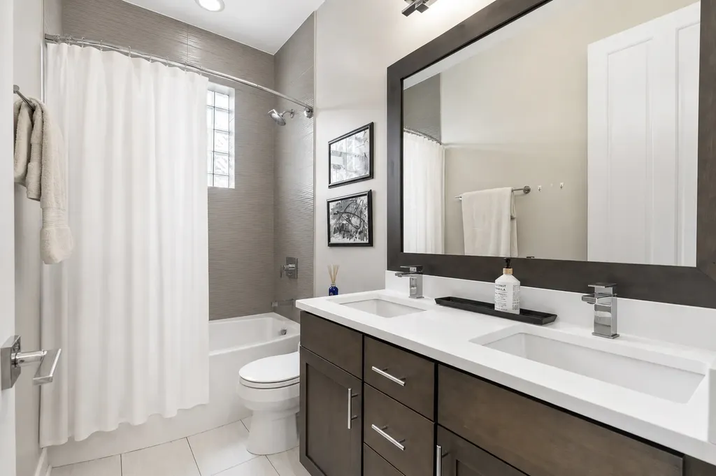 1740 North Wolcott Avenue Chicago IL 60622