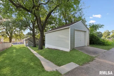4105 11TH Street Rock Island IL 61201