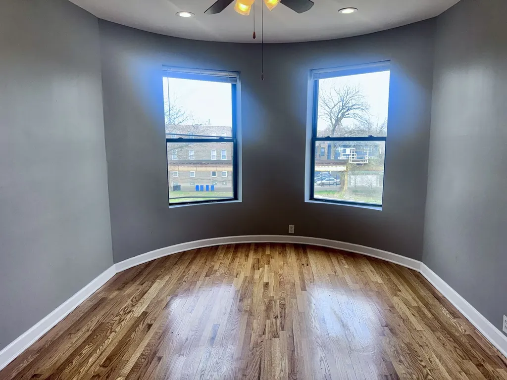 4949 South Calumet Avenue Chicago IL 60653