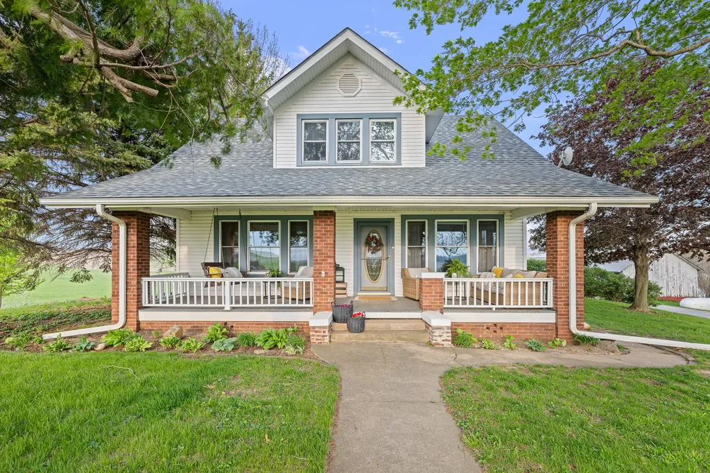 10198 East 2720 Street Kewanee IL 61443
