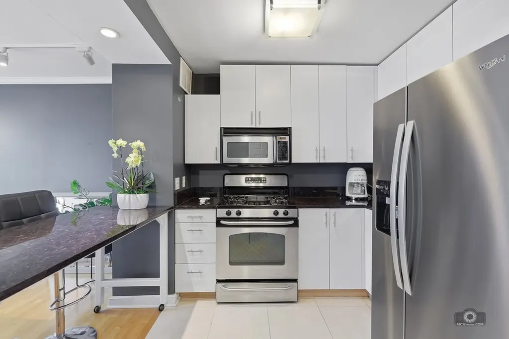2800 North Lake Shore Drive Chicago IL 60657