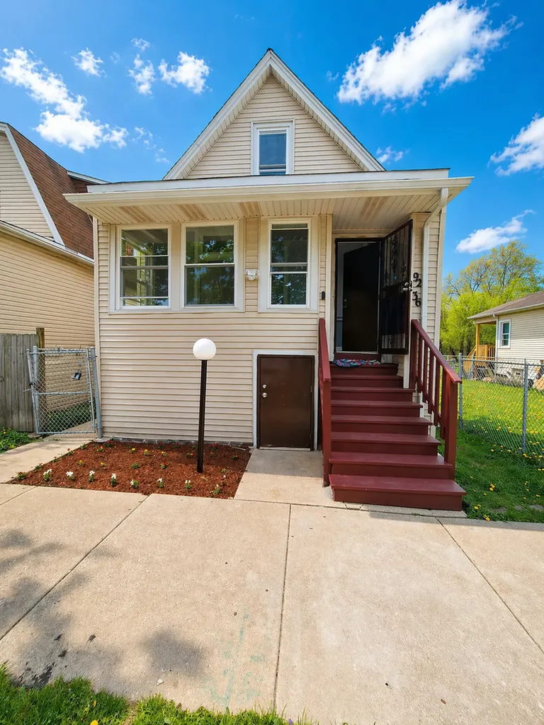 9234 - 9236 South Blackstone Avenue Chicago IL 60619