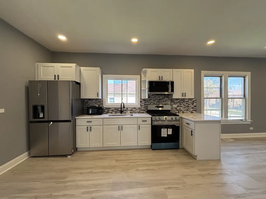 9234 - 9236 South Blackstone Avenue Chicago IL 60619