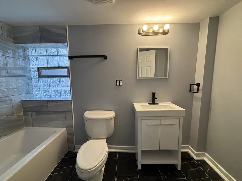 9234 - 9236 South Blackstone Avenue Chicago IL 60619