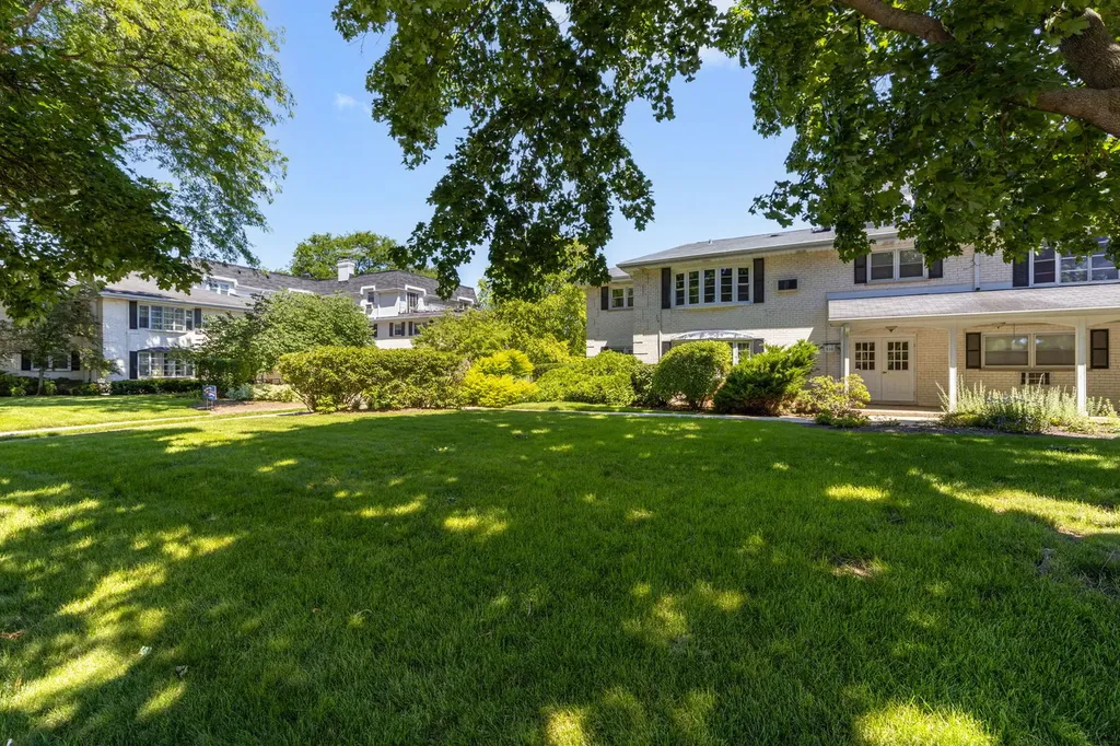 510 West Eastman Street Arlington Heights IL 60005