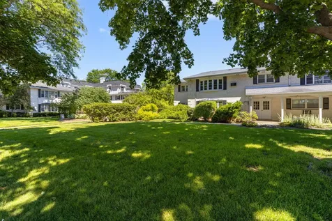 510 West Eastman Street Arlington Heights IL 60005