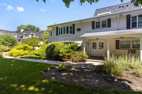 510 West Eastman Street Arlington Heights IL 60005
