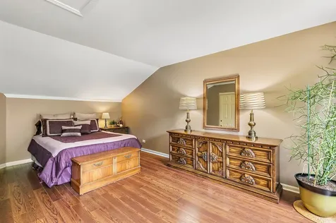 204 Dickens Trail Elgin IL 60120