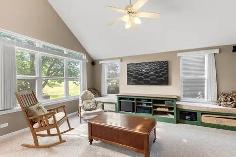 1646 Gleneagle Drive Carpentersville IL 60110
