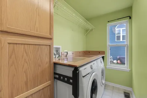 1646 Gleneagle Drive Carpentersville IL 60110