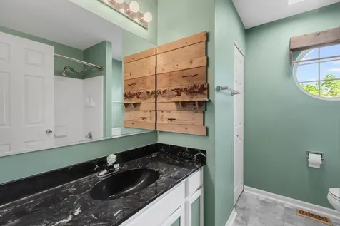 1646 Gleneagle Drive Carpentersville IL 60110