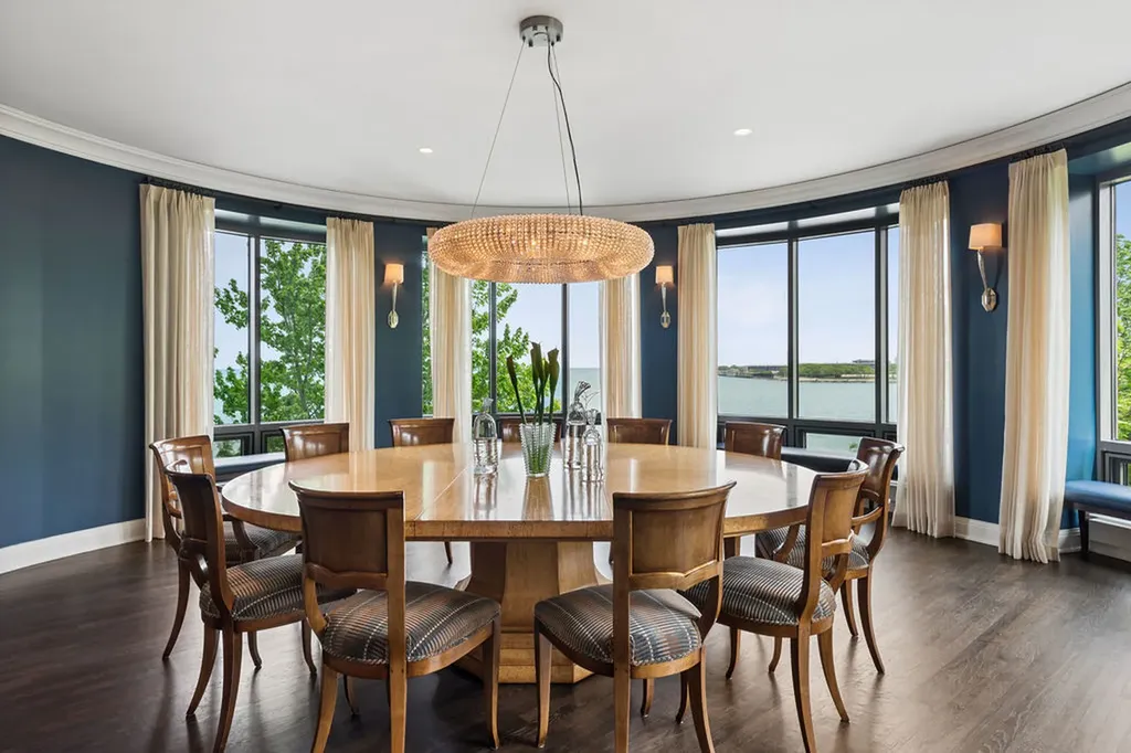 840 North Lake Shore Drive Chicago IL 60611