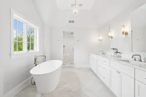 28 Aberdeen Court Bannockburn IL 60015