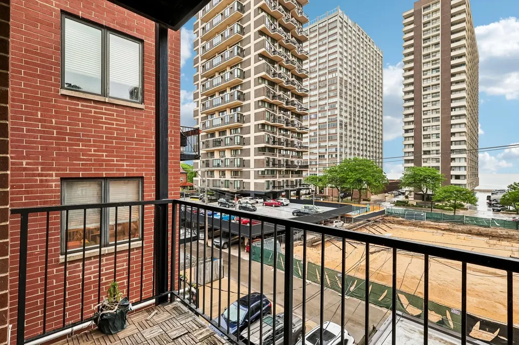 6157 North Kenmore Avenue Chicago IL 60660