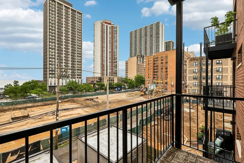 6157 North Kenmore Avenue Chicago IL 60660