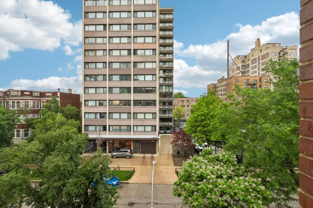 6157 North Kenmore Avenue Chicago IL 60660