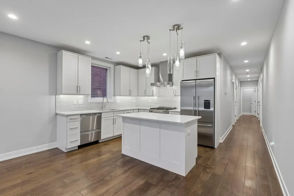 6157 North Kenmore Avenue Chicago IL 60660