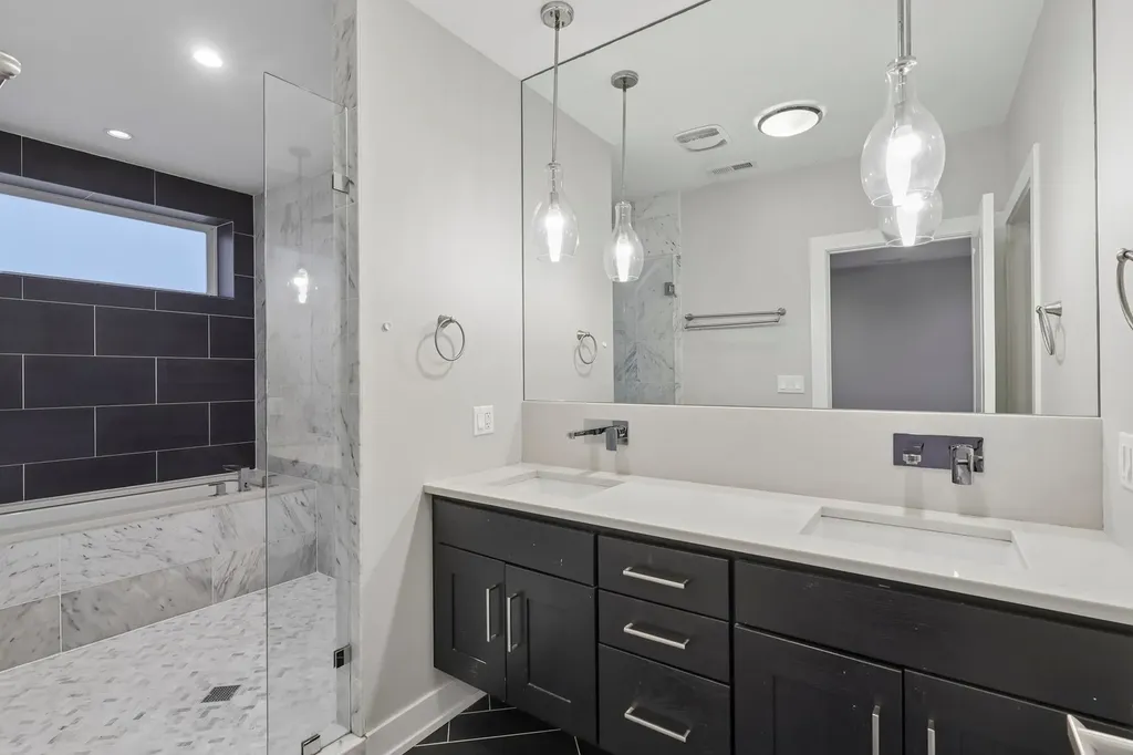 6157 North Kenmore Avenue Chicago IL 60660