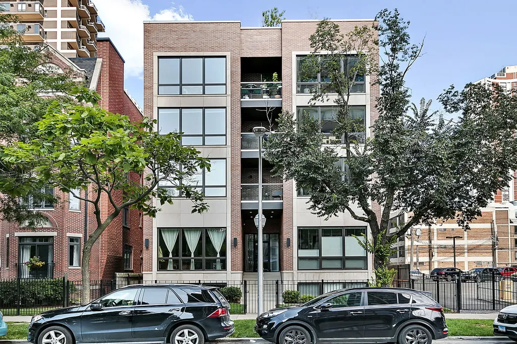 6157 North Kenmore Avenue Chicago IL 60660