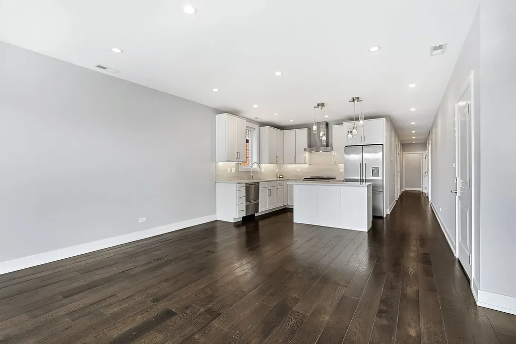 6157 North Kenmore Avenue Chicago IL 60660