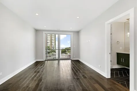 6157 North Kenmore Avenue Chicago IL 60660