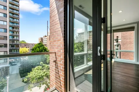 6157 North Kenmore Avenue Chicago IL 60660