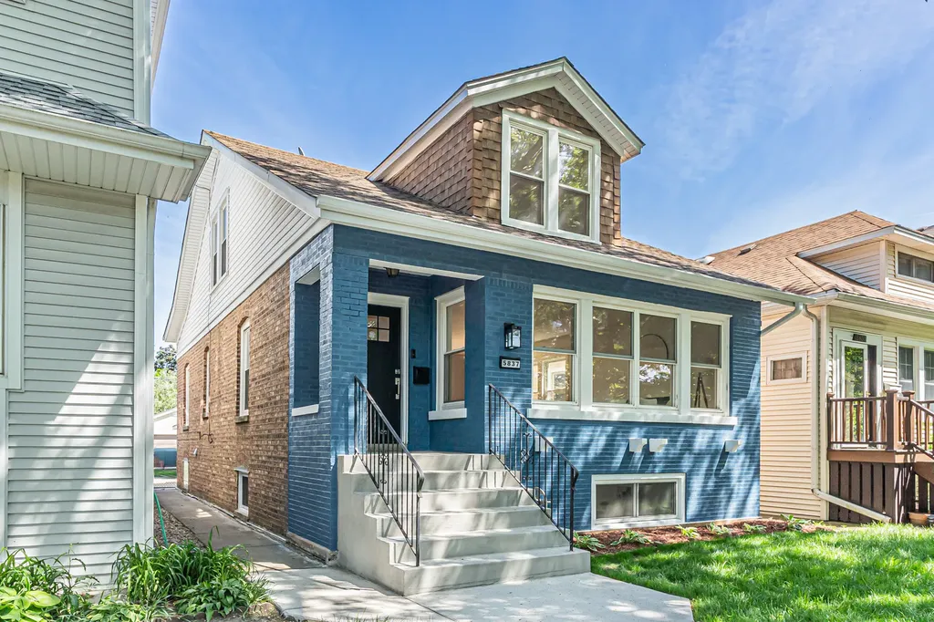 5837 North Marmora Avenue Chicago IL 60646