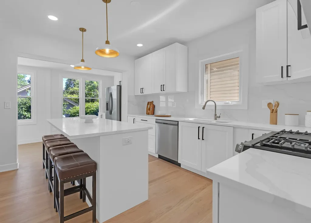 5837 North Marmora Avenue Chicago IL 60646