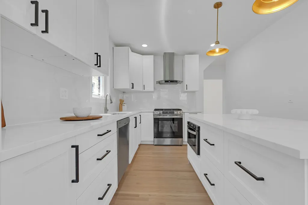 5837 North Marmora Avenue Chicago IL 60646