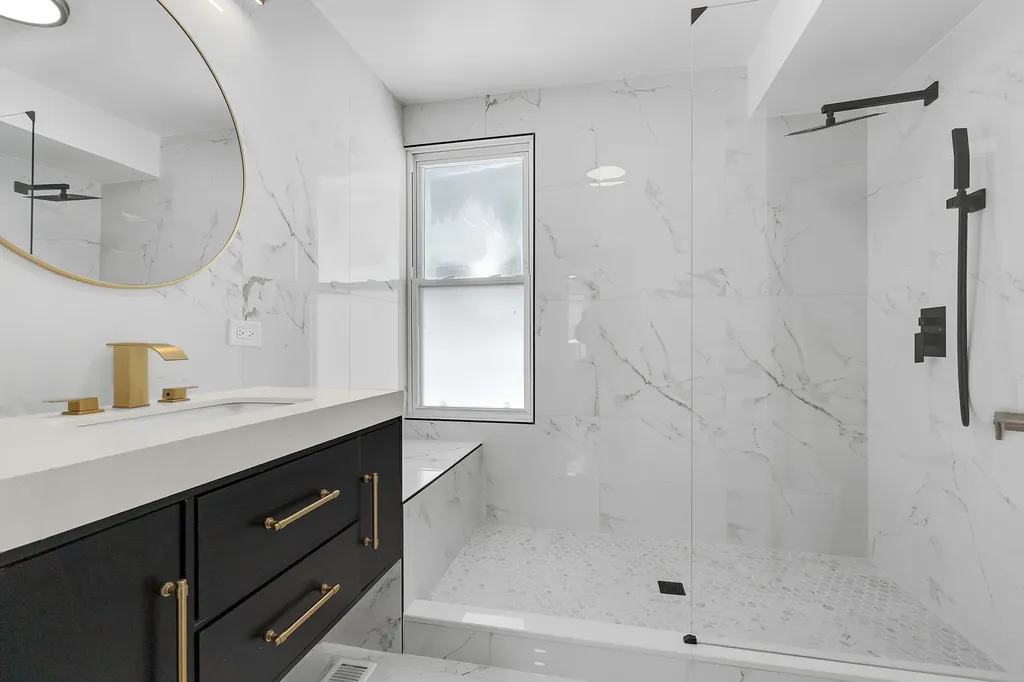 5837 North Marmora Avenue Chicago IL 60646