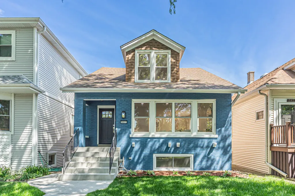 5837 North Marmora Avenue Chicago IL 60646