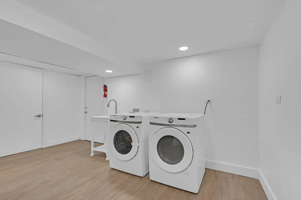 5837 North Marmora Avenue Chicago IL 60646