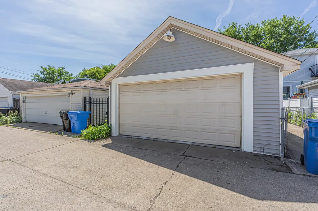 5837 North Marmora Avenue Chicago IL 60646
