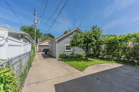 5837 North Marmora Avenue Chicago IL 60646
