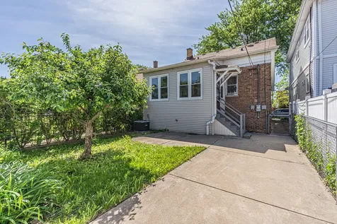 5837 North Marmora Avenue Chicago IL 60646